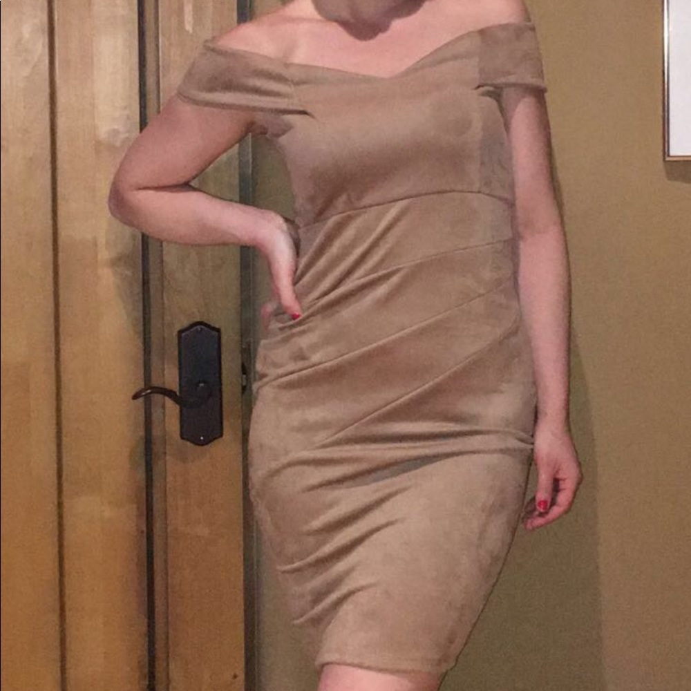 Amazing suede body con NWOT, tried on for pic!